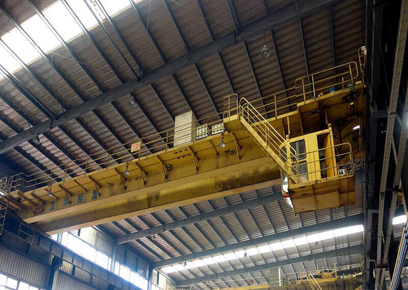 Causes of twisting and shaking of bridge-type single-girder cranes