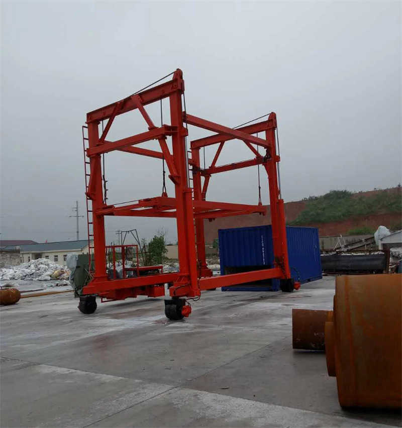 Tilt-Tpye Container Crane 9-10ton Capacity (BSTD300-400)