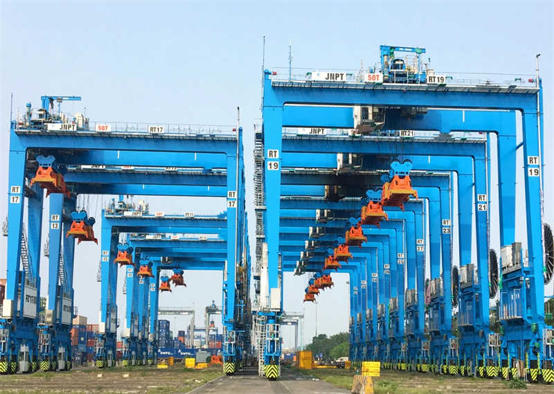 China Brand Rtg5204 Rubber Tyre Container Gantry Crane